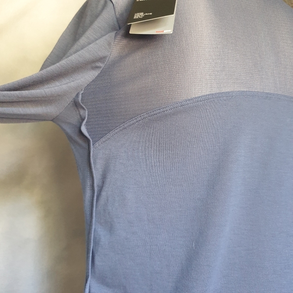 Under Armour Wm's Whisperlight Long Sleeve Active Top w/ Mesh Back Panel Blue Sm - Picture 5 of 16